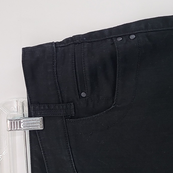 CHICO'S Platinum Denim Black Stretch Crop Jeans - Size 16 - Picture 2 of 13